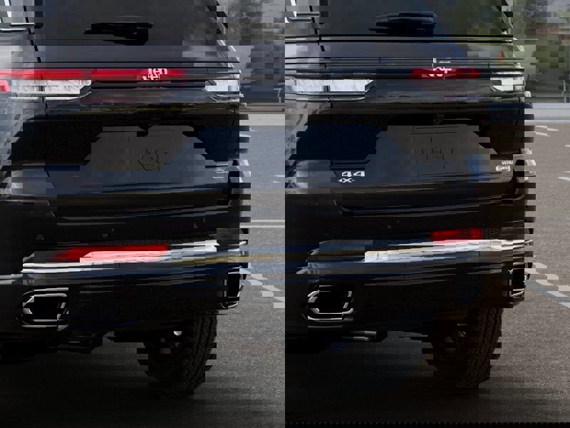 New 2025 Jeep Grand Cherokee Overland w/ Adv Protech Group III image 13