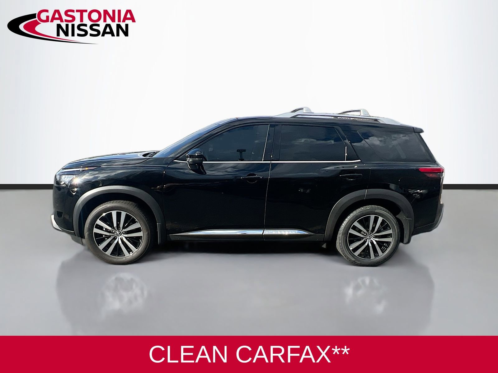 Used 2025 Nissan Pathfinder Platinum w/ Cargo Package image 5