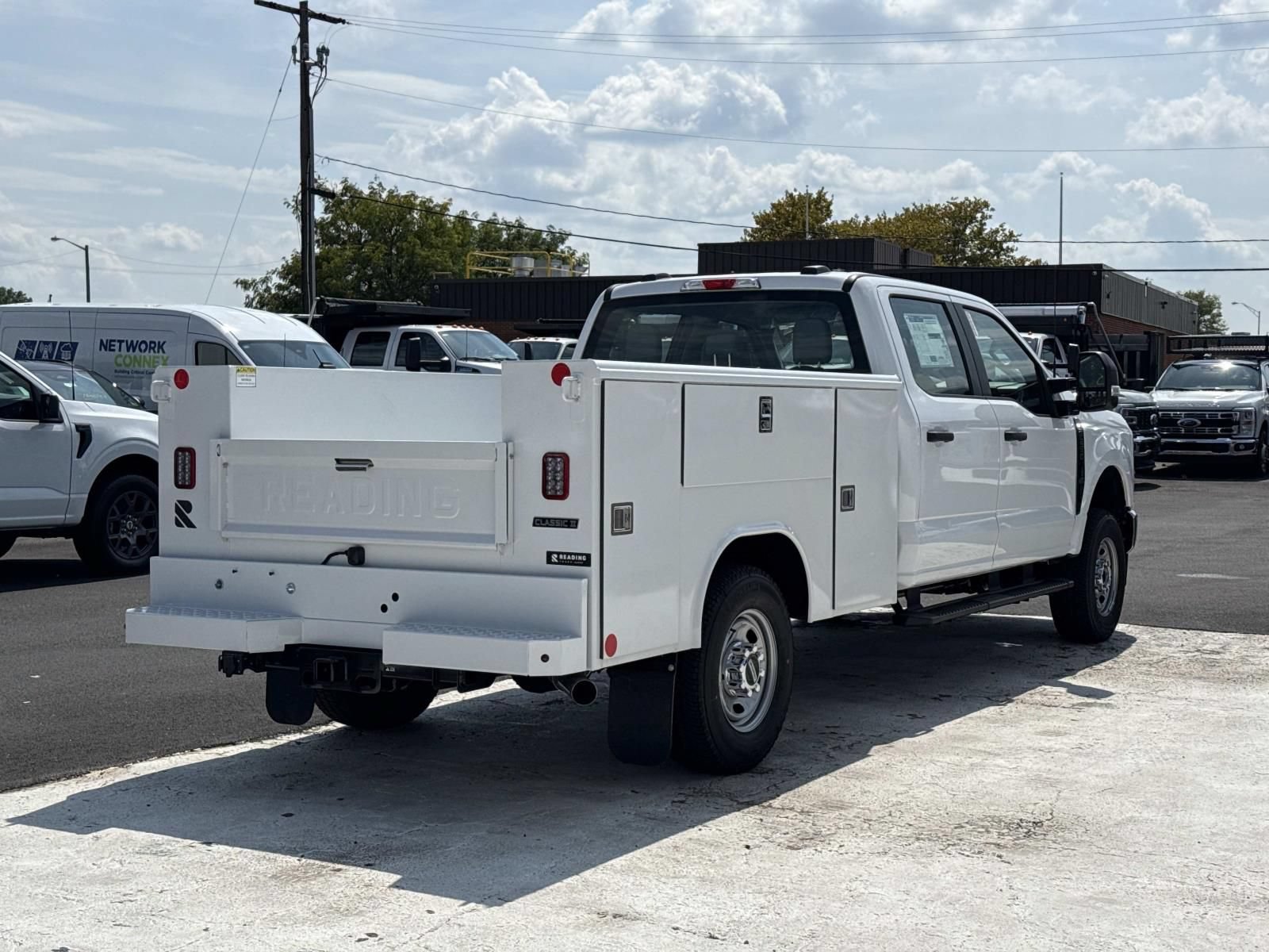 New 2027 Ford F250 XL w/ XL Chrome Package AWD/4WD image 3