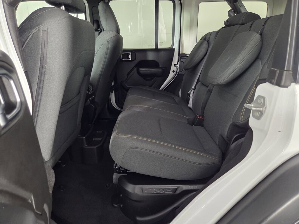 Certified 2025 Jeep Wrangler Willys image 25