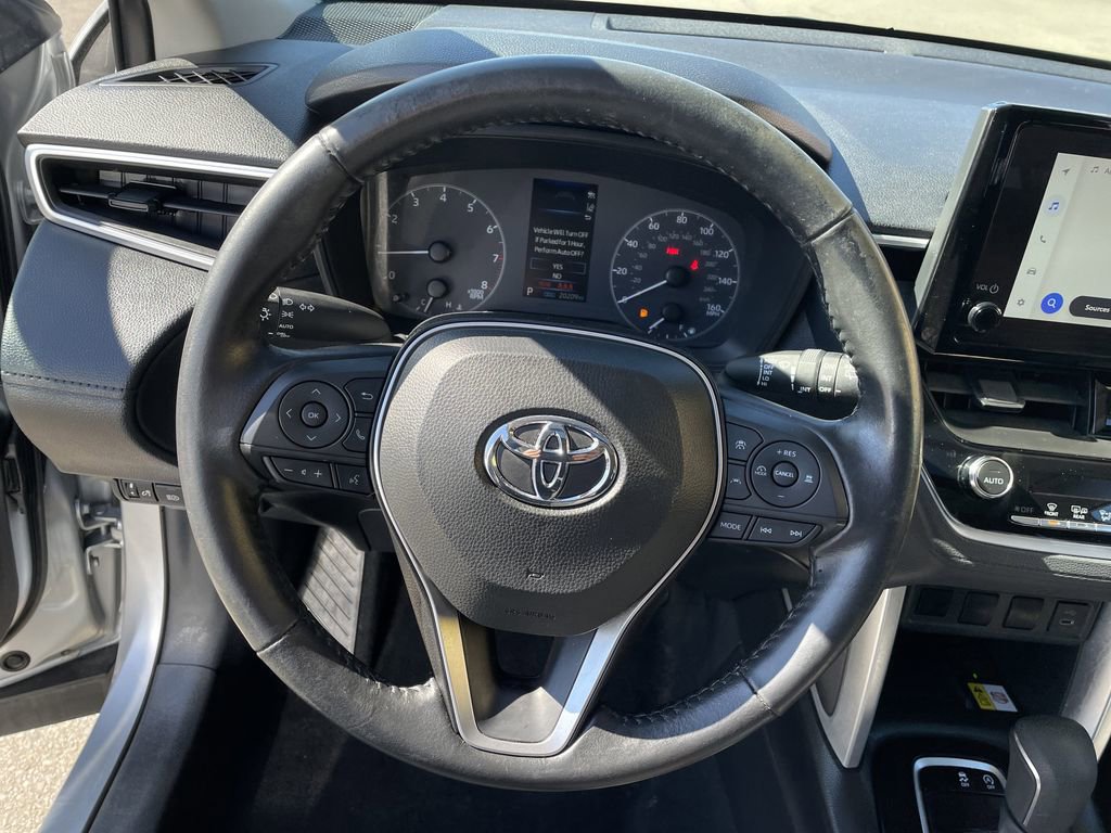 Used 2023 Toyota Corolla Cross LE w/ Moonroof Package image 16