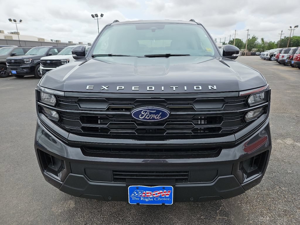 New 2026 Ford Expedition Active RWD image 3