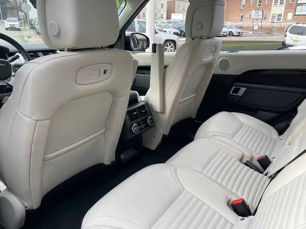 Used 2025 Land Rover Discovery S AWD/4WD image 8