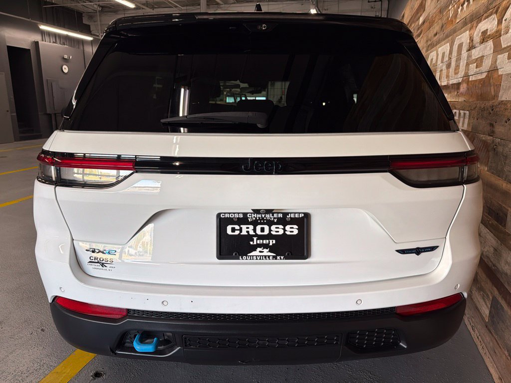 Used 2023 Jeep Grand Cherokee Trailhawk w/ Luxury Tech Group III AWD/4WD image 24