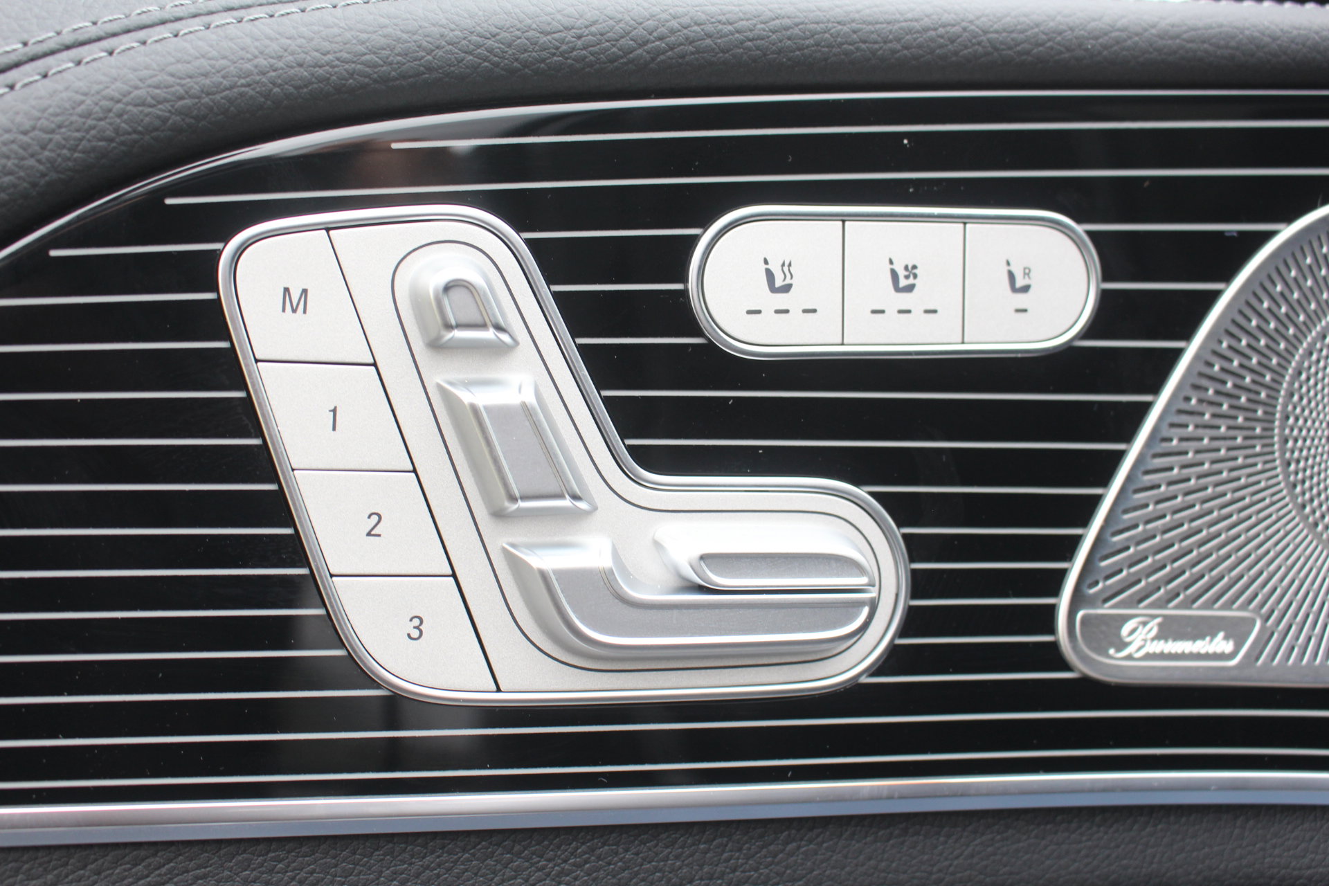 New 2026 Mercedes-Benz GLS 580 4MATIC image 13