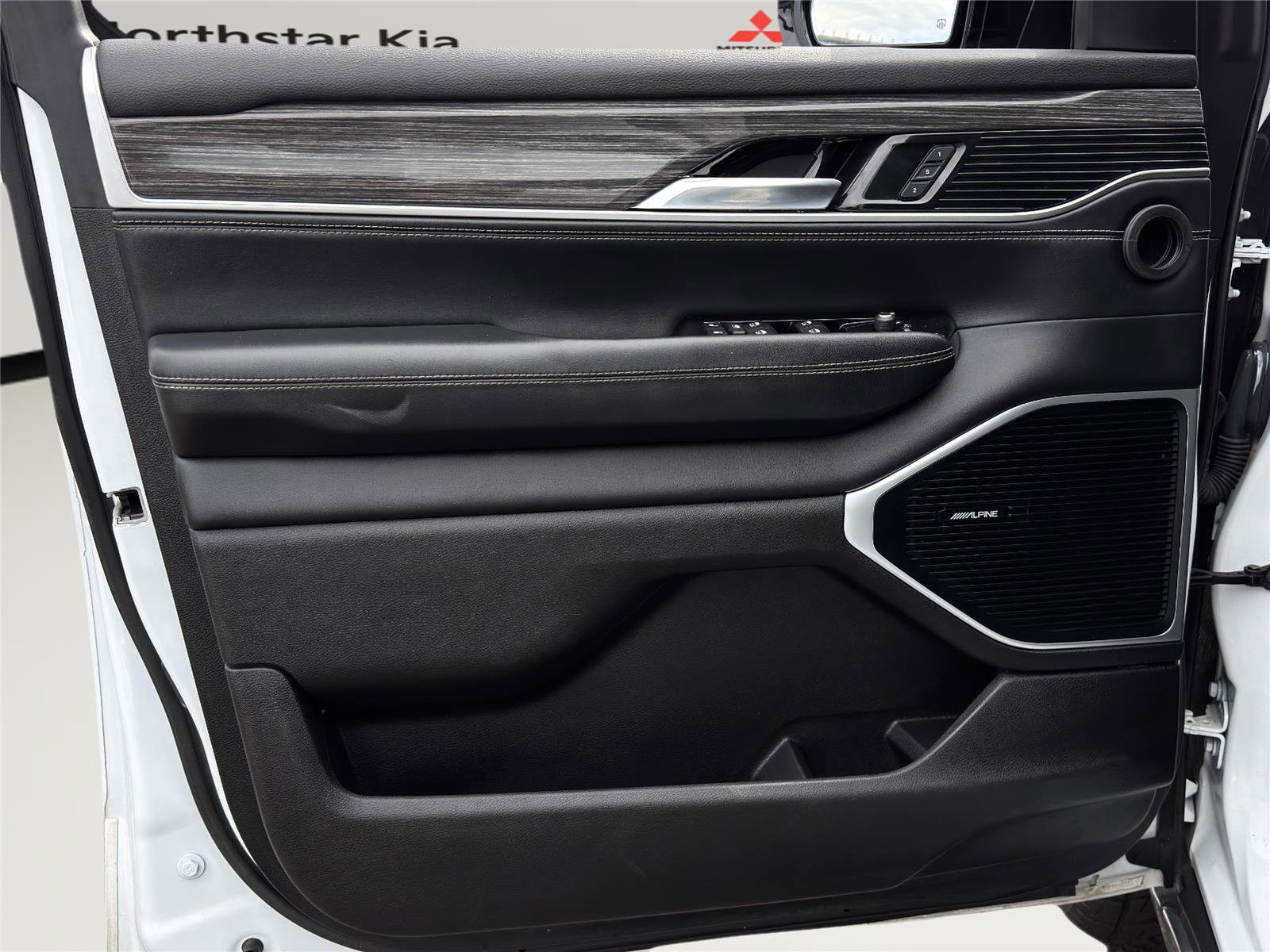 Used 2022 Jeep Wagoneer Series II AWD/4WD image 25