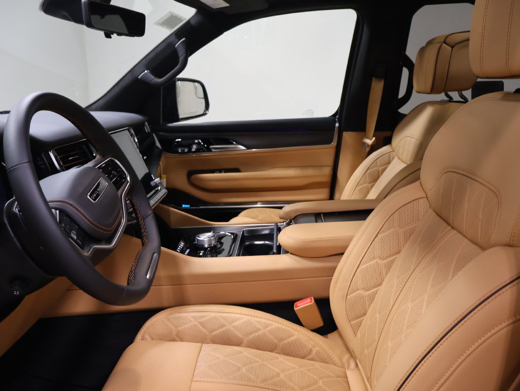 New 2026 Jeep Grand Wagoneer Summit AWD/4WD image 9