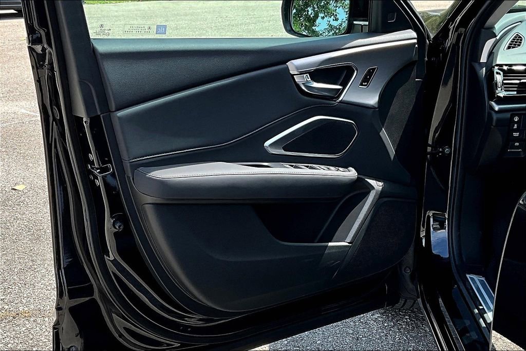 Used 2024 Acura RDX SH-AWD image 19