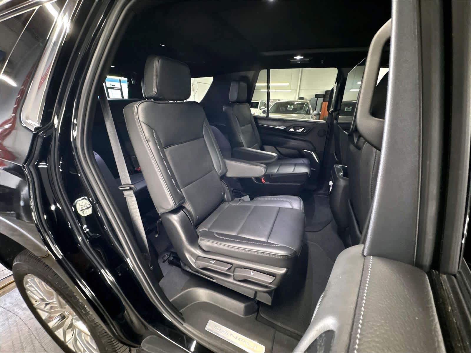 Used 2024 GMC Yukon Denali w/ Max Trailering Package AWD/4WD image 28