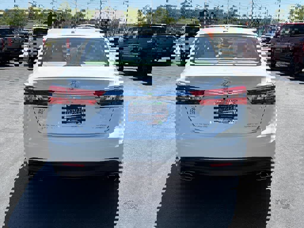 Used 2015 Toyota Avalon Limited FWD image 29