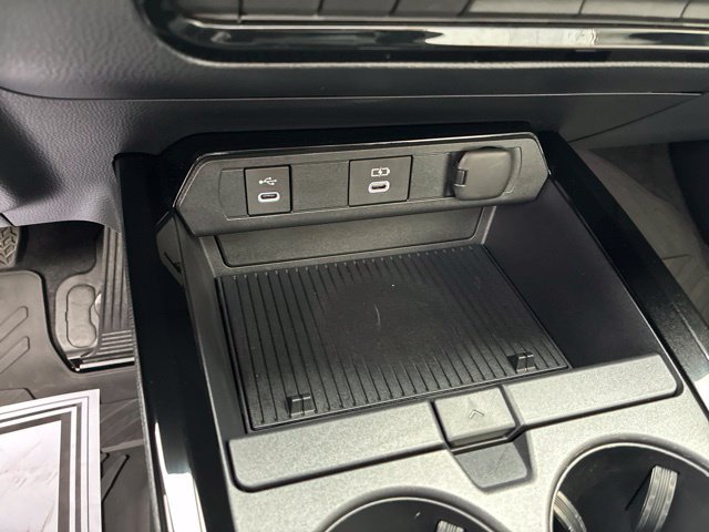 Used 2026 Toyota Prius XLE FWD image 36