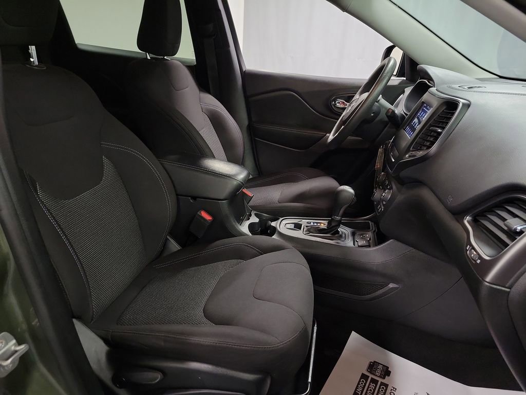 Used 2020 Jeep Cherokee Latitude FWD image 26