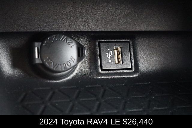 Used 2024 Toyota RAV4 LE image 39
