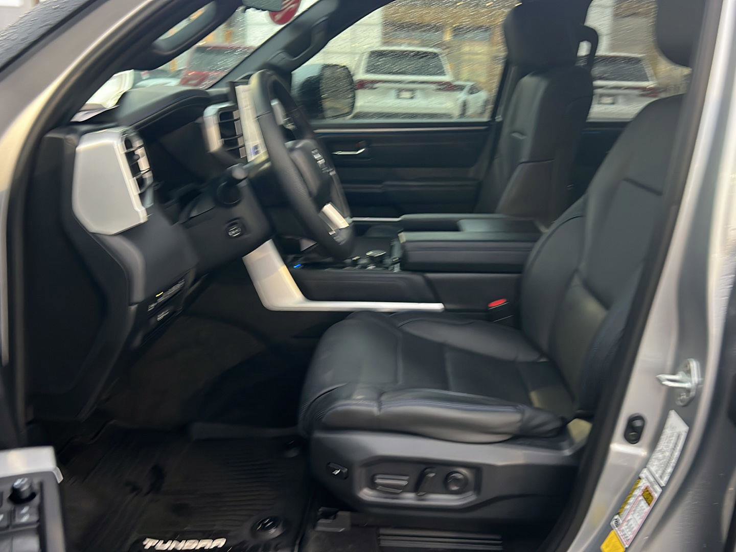 Used 2023 Toyota Tundra Platinum image 10