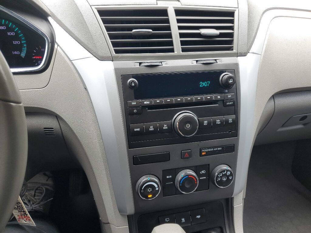 Used 2011 Chevrolet Traverse LS FWD image 30