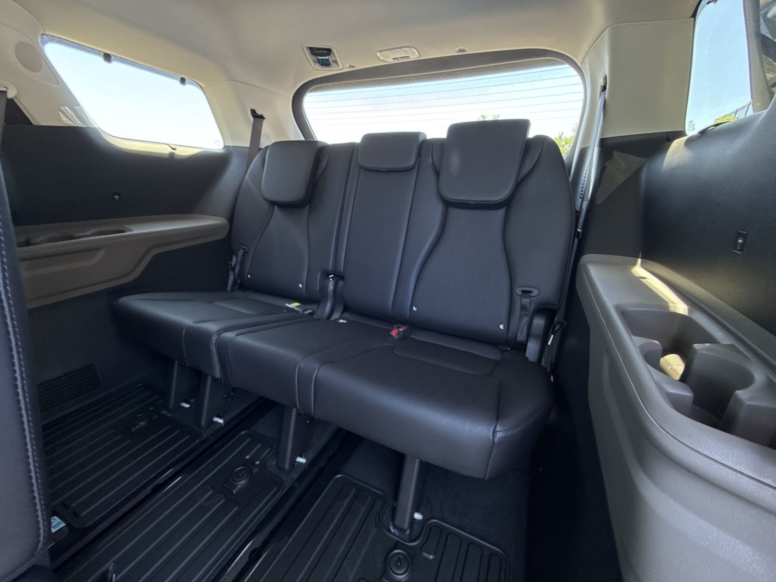 New 2026 Kia Carnival EX FWD image 38