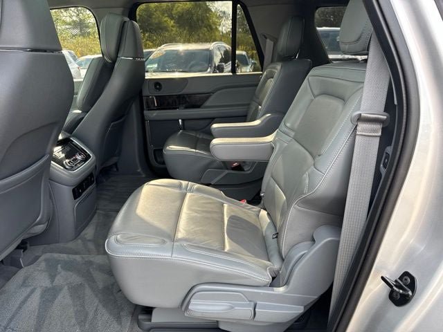 Used 2018 Lincoln Navigator L Reserve w/ Cargo Package AWD/4WD image 19