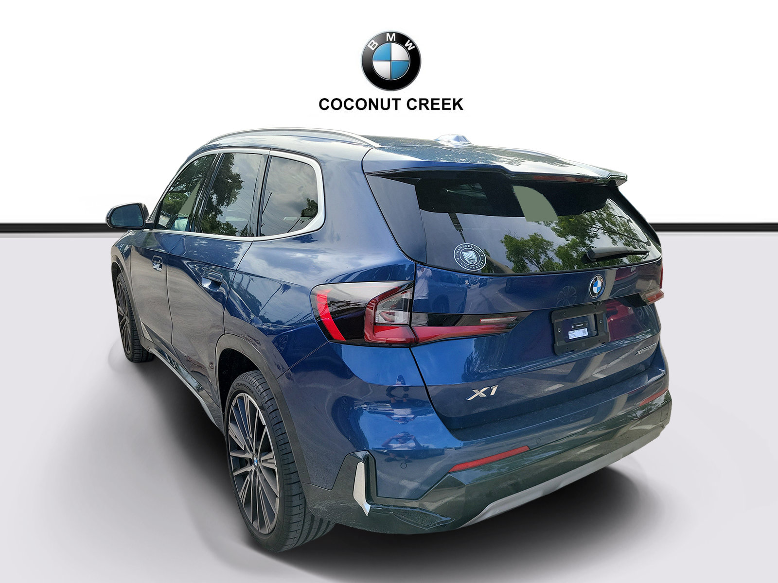 Used 2025 BMW X1 xDrive28i w/ Convenience Package AWD/4WD image 4