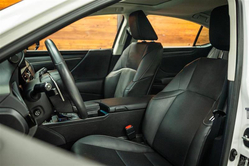 Used 2022 Lexus ES 250 w/ Premium Package AWD/4WD image 9