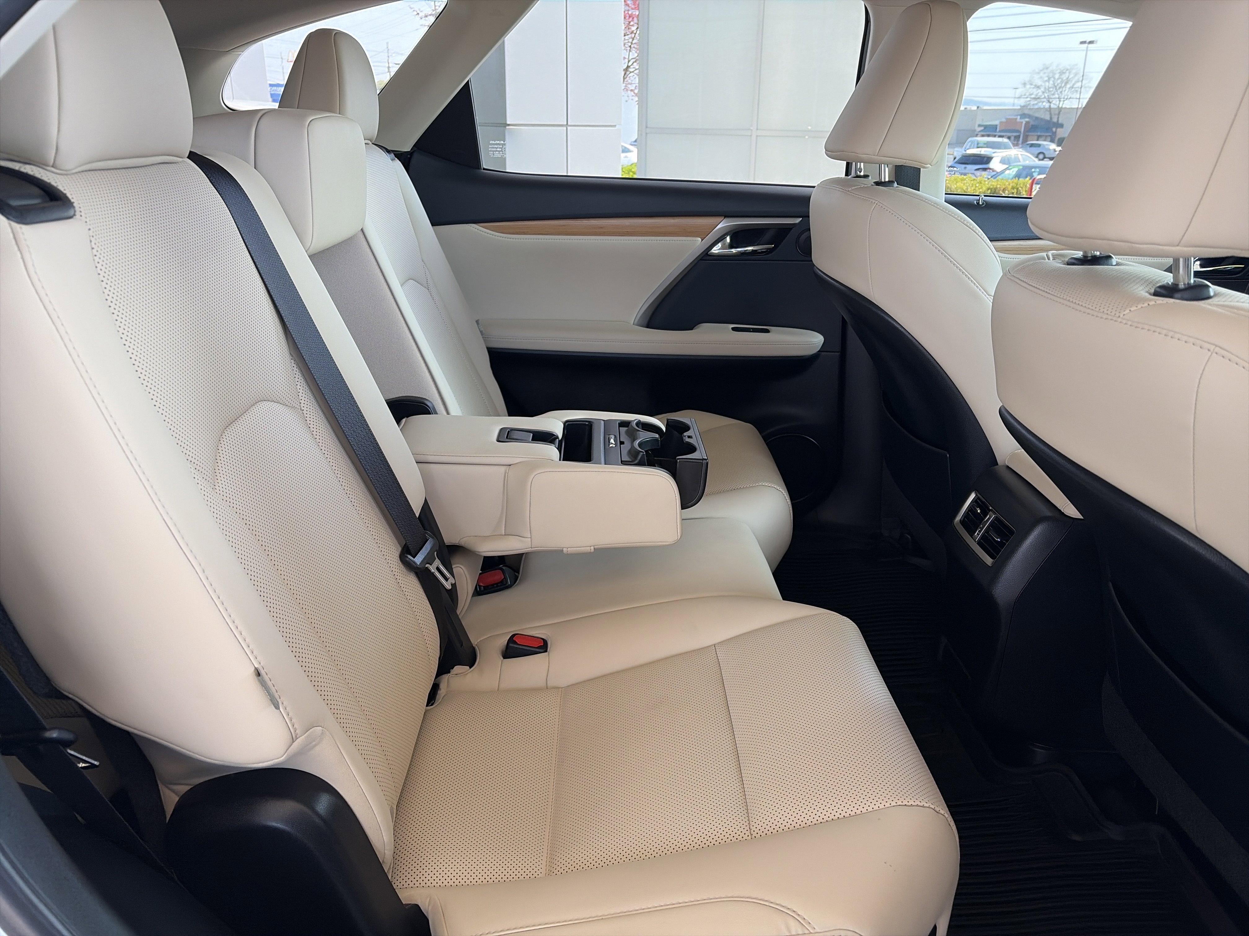 Used 2021 Lexus RX 350L Premium w/ Premium Package image 26