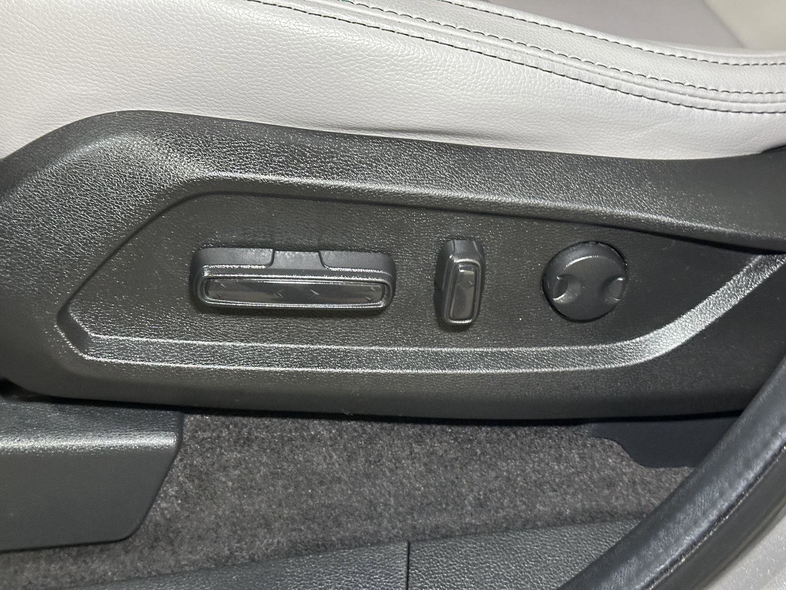 Certified 2024 Honda Pilot Touring image 23