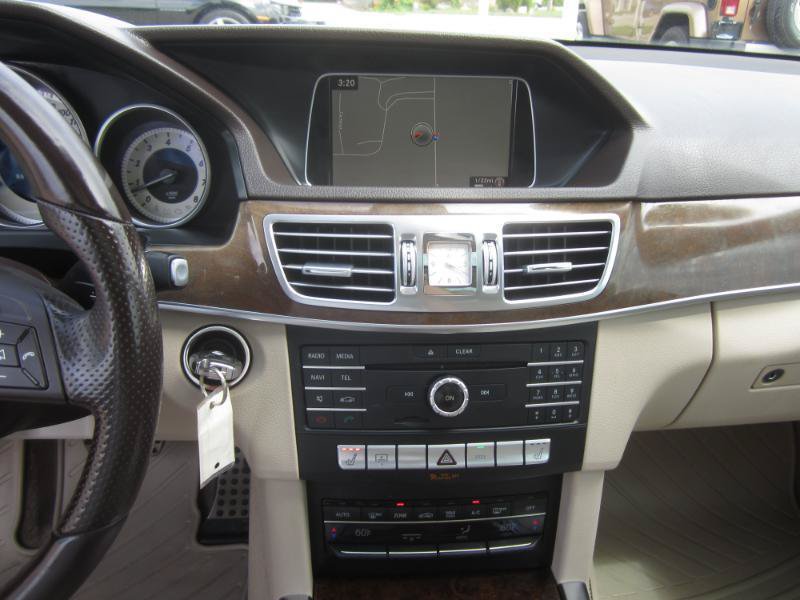 Used 2016 Mercedes-Benz E 350 4MATIC Sedan image 18