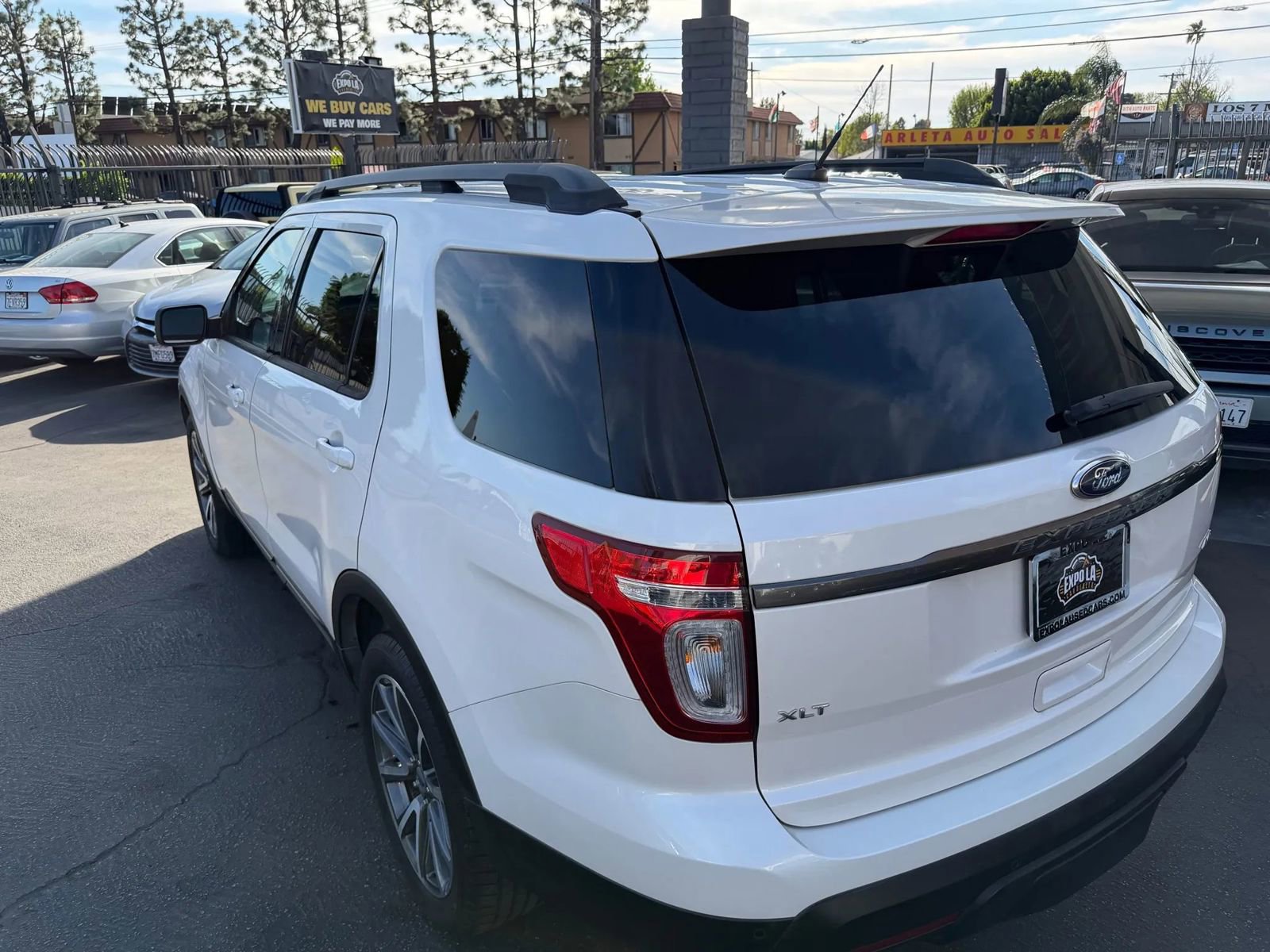 Used 2015 Ford Explorer XLT w/ Equipment Group 202A AWD/4WD image 25