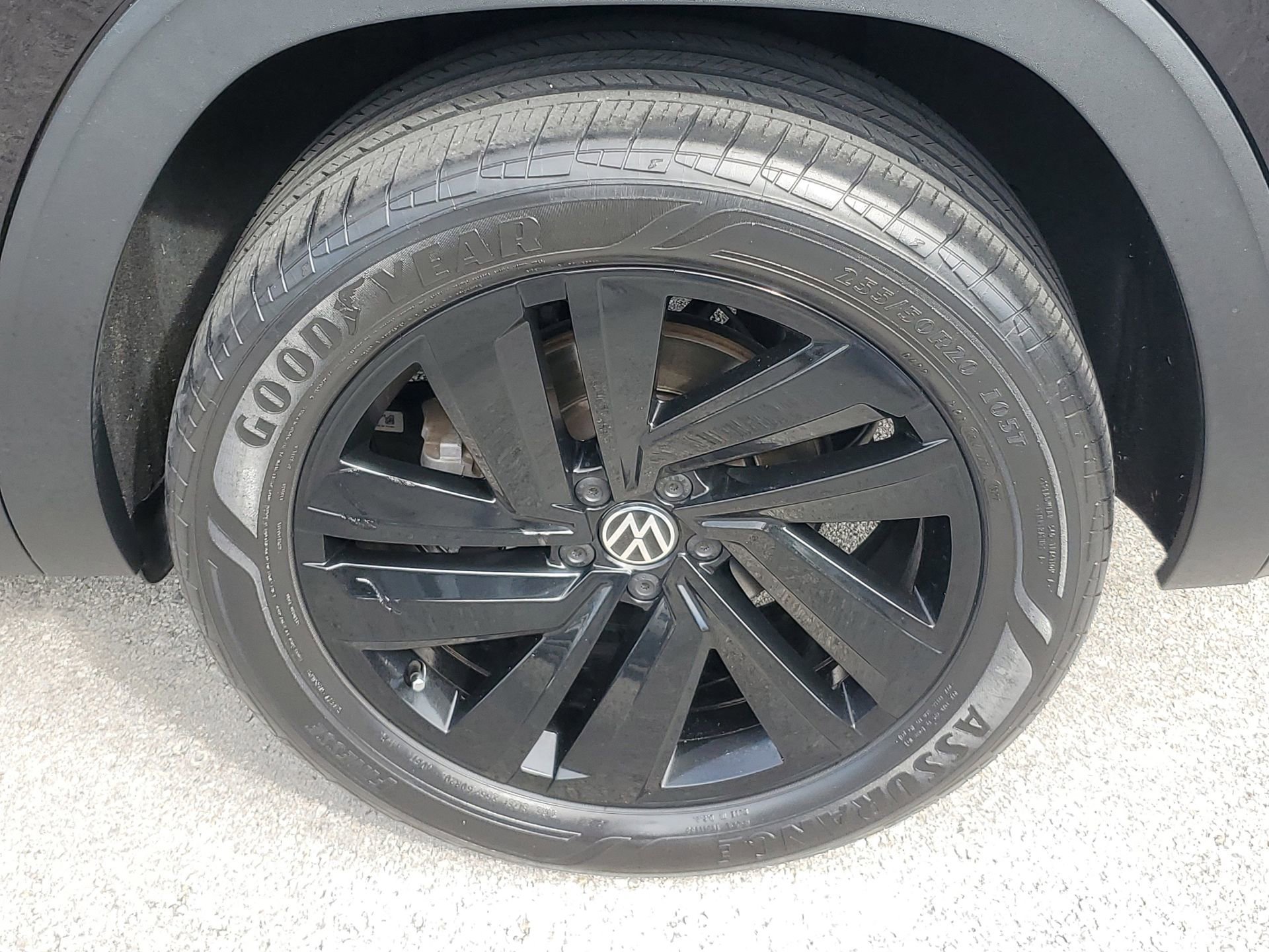 Used 2022 Volkswagen Atlas Cross Sport SE w/ Panoramic Sunroof Package image 5