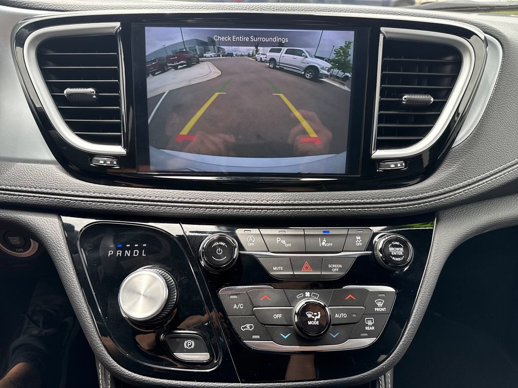 Used 2026 Chrysler Pacifica Limited AWD/4WD image 20