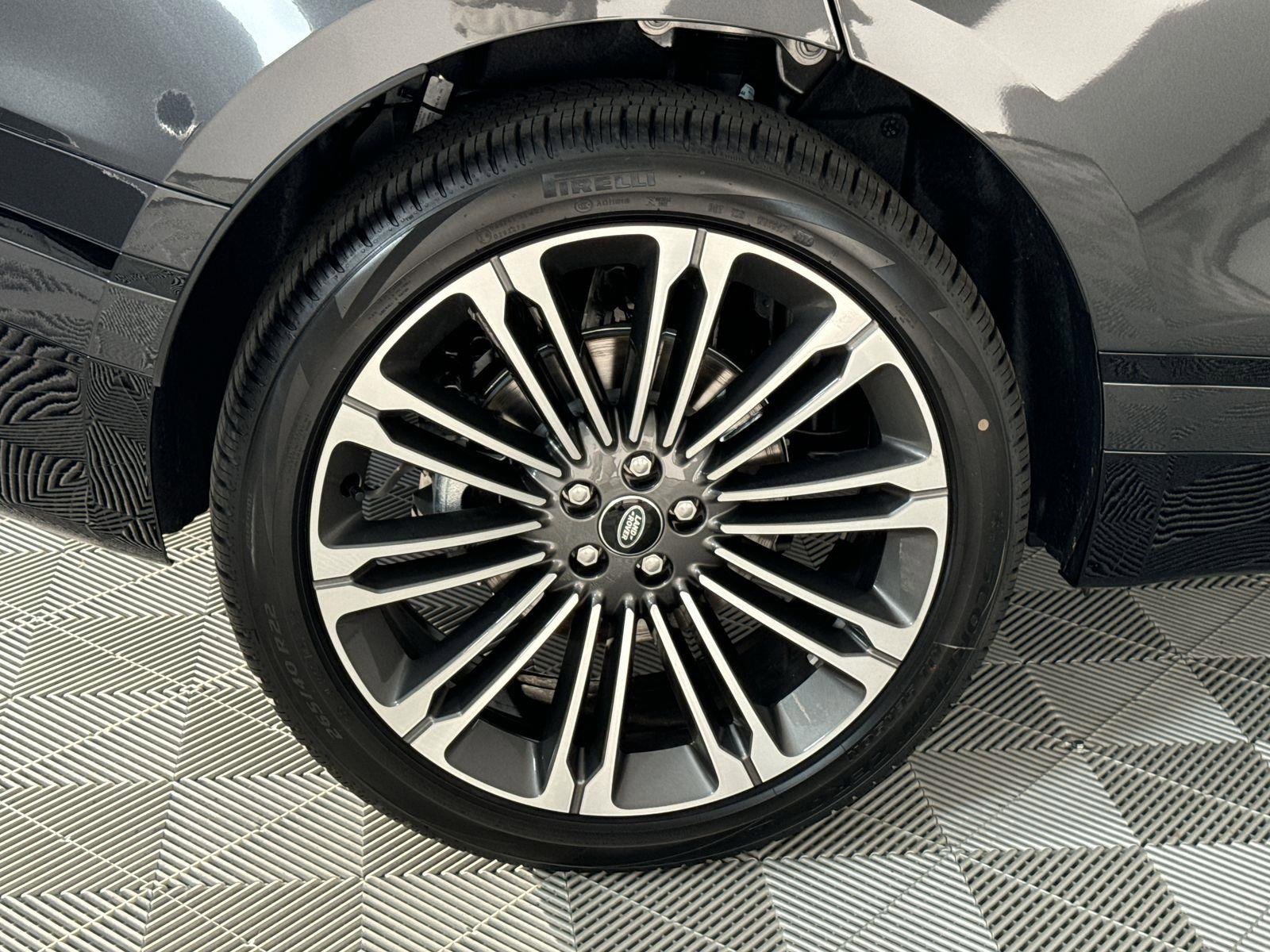 Certified 2025 Land Rover Range Rover Velar Dynamic SE image 38