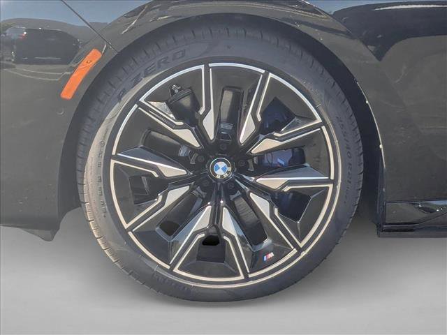 Used 2024 BMW i7 M70 w/ Premium Package image 10