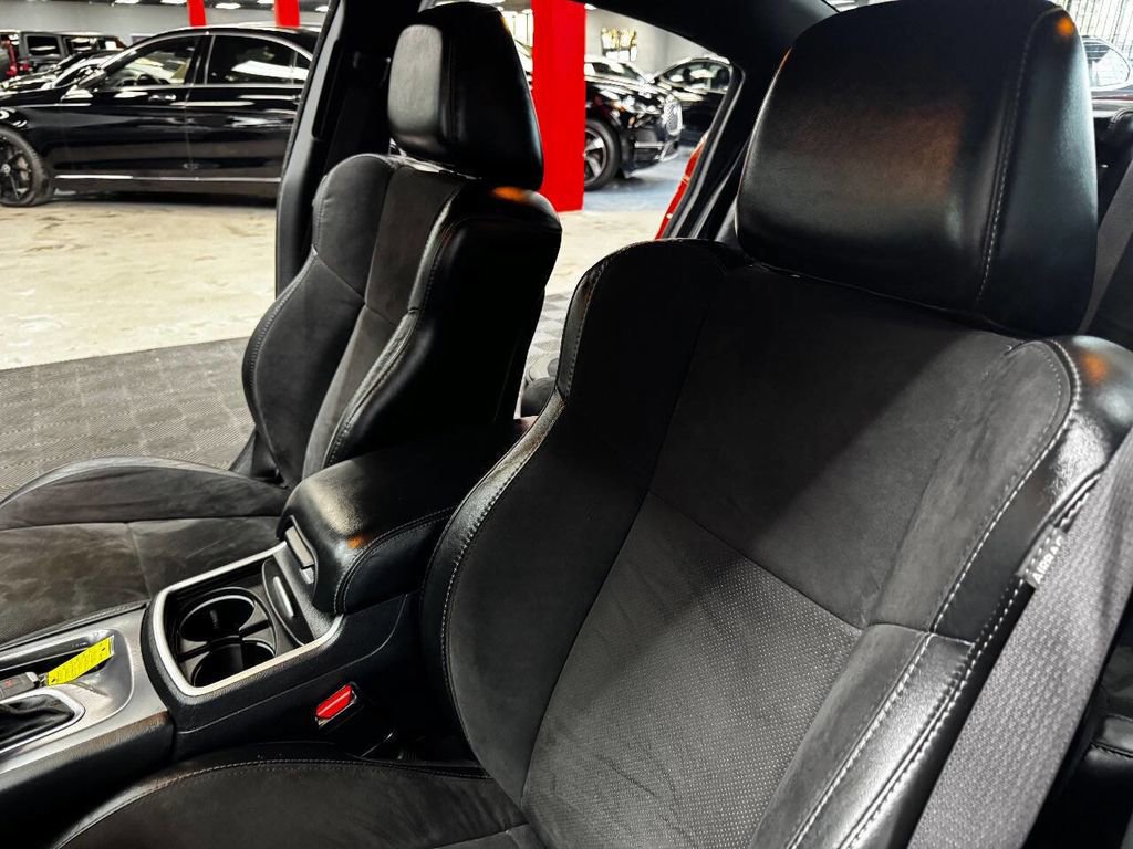 Used 2020 Dodge Charger R/T w/ Plus Group RWD image 35