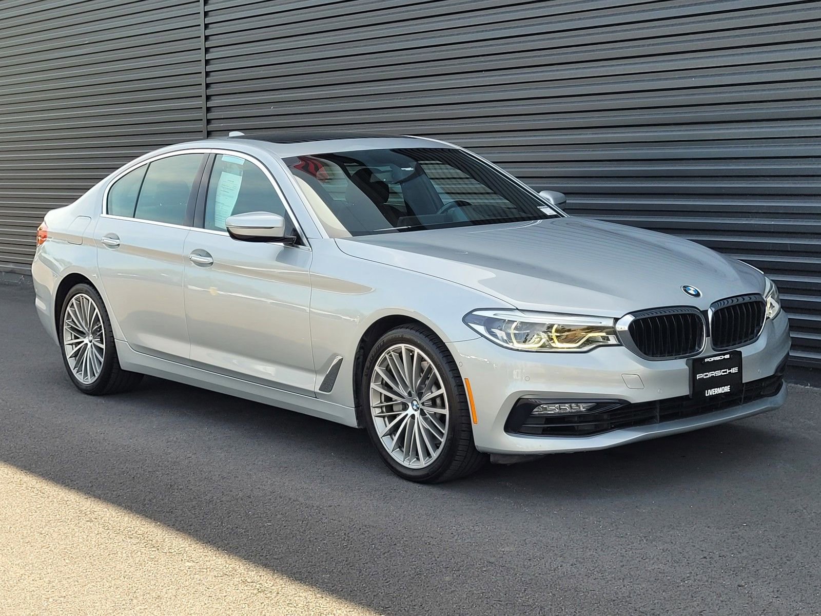Used 2017 BMW 540i RWD image 8