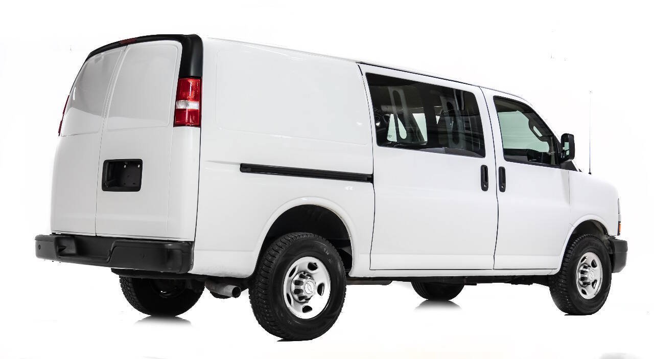 Used 2021 Chevrolet Express 2500 w/ Driver Convenience Package RWD image 3