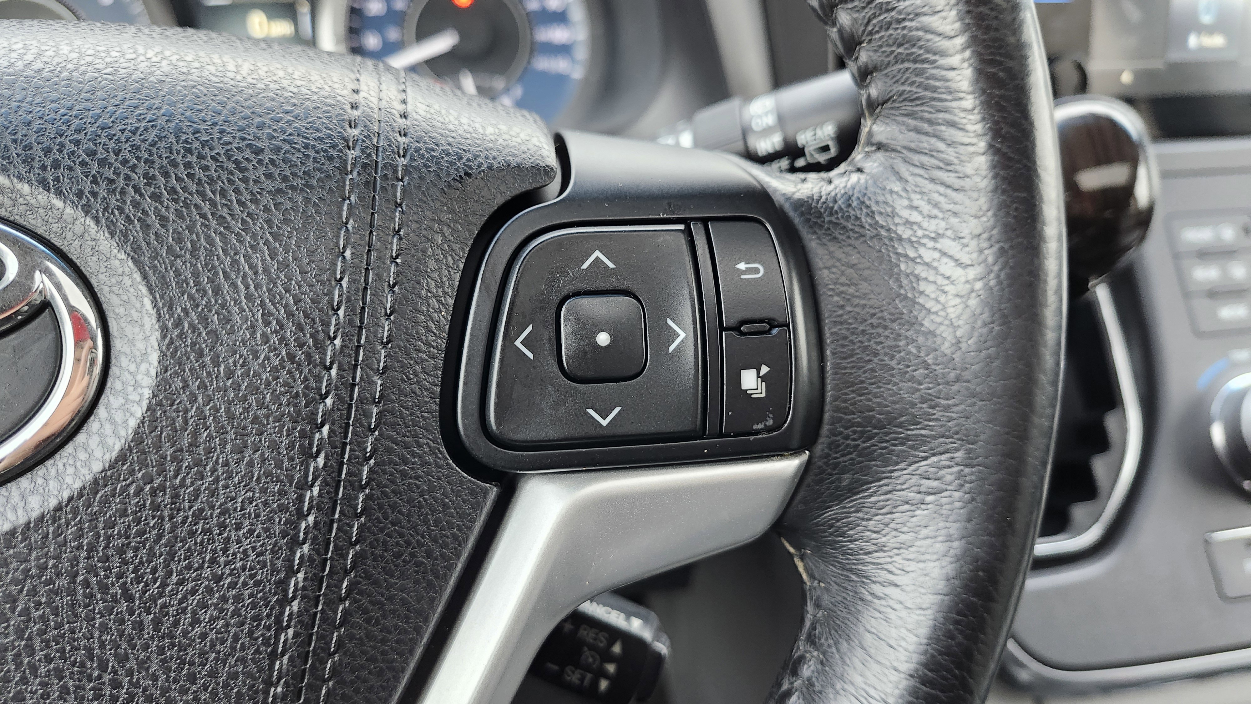 Used 2017 Toyota Sienna XLE Premium image 34