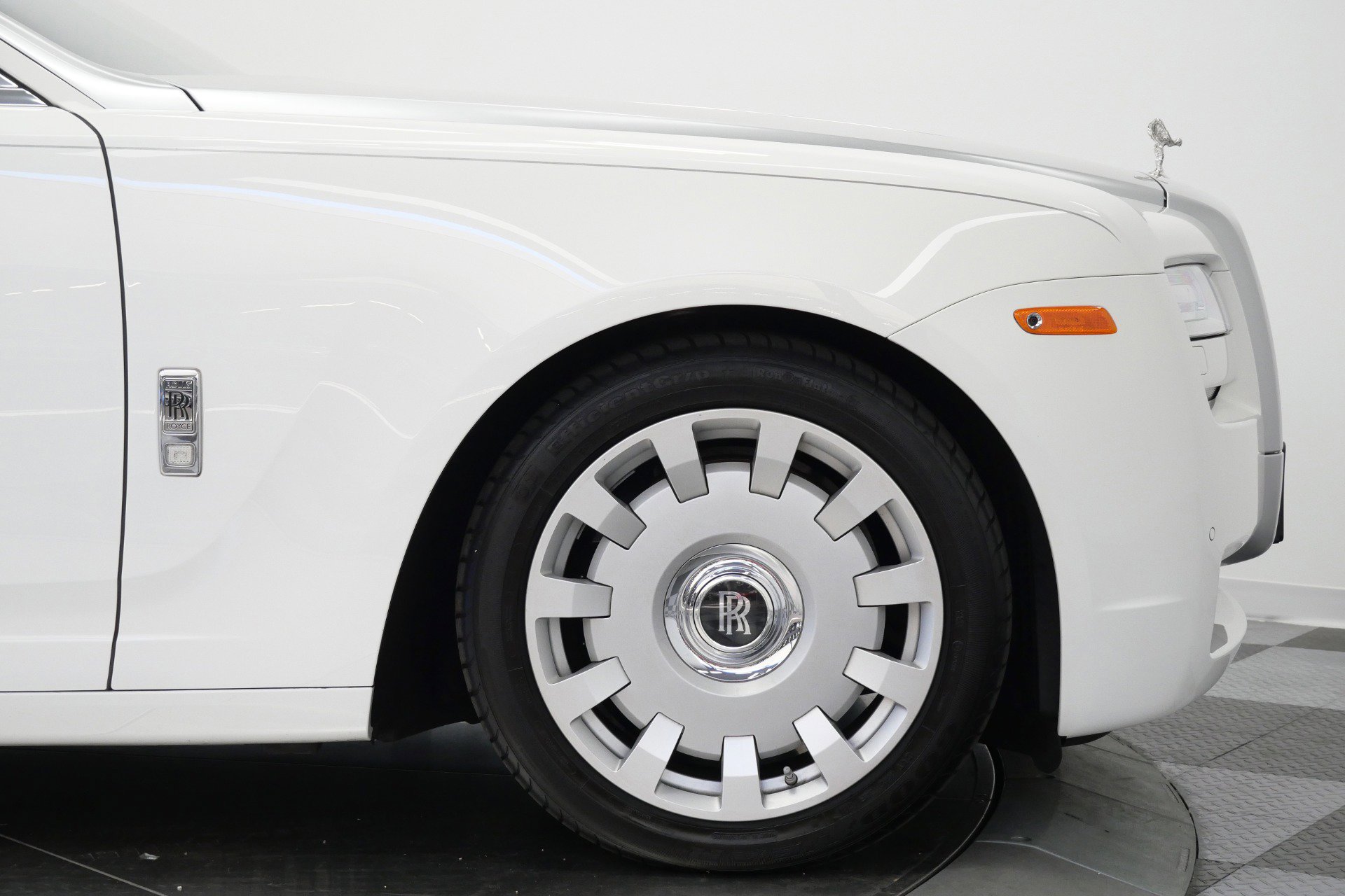 Used 2014 Rolls-Royce Ghost RWD image 49