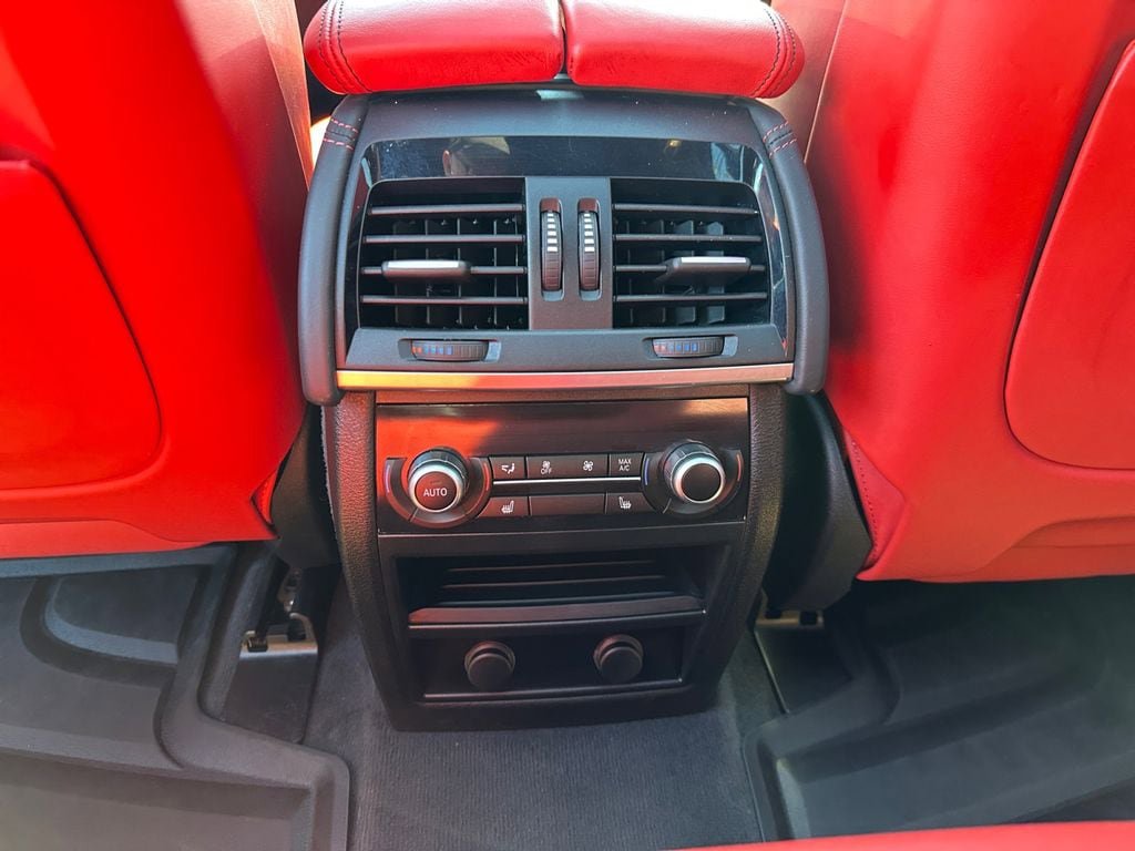 Used 2018 BMW X5 M AWD/4WD image 19