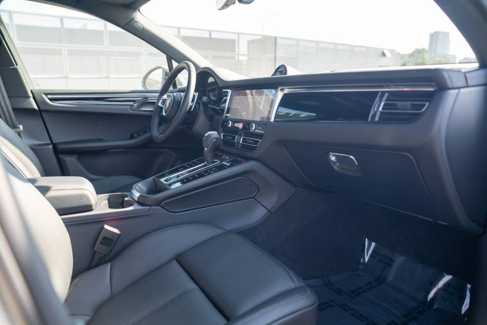 New 2026 Porsche Macan AWD/4WD image 26