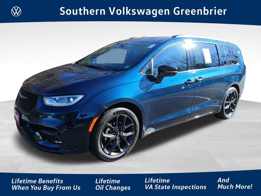 Used 2025 Chrysler Pacifica Limited image 1