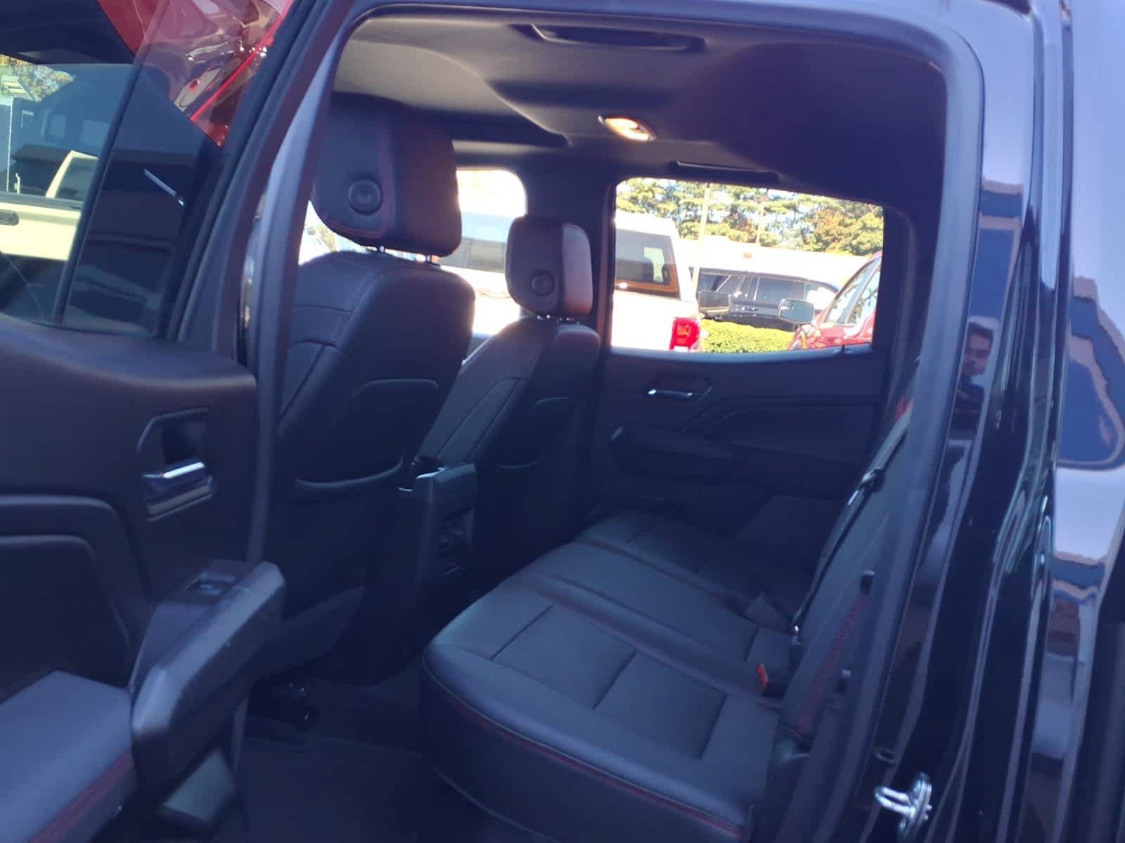 Used 2023 Chevrolet Colorado Z71 w/ Z71 Convenience Package 2 AWD/4WD image 16