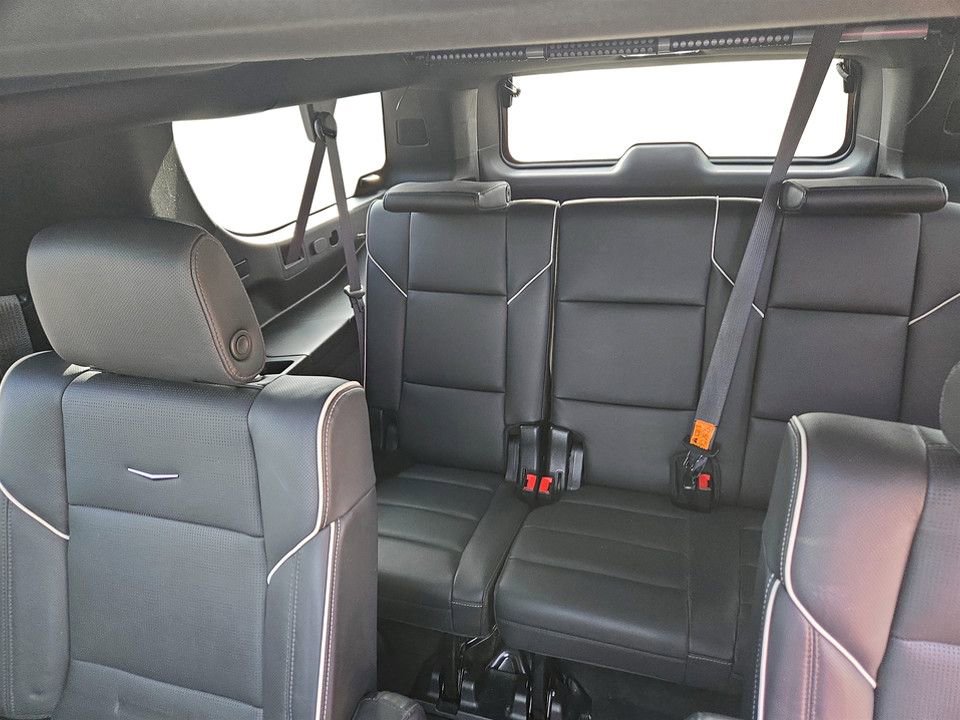 Used 2023 Cadillac Escalade ESV Premium Luxury AWD/4WD image 30