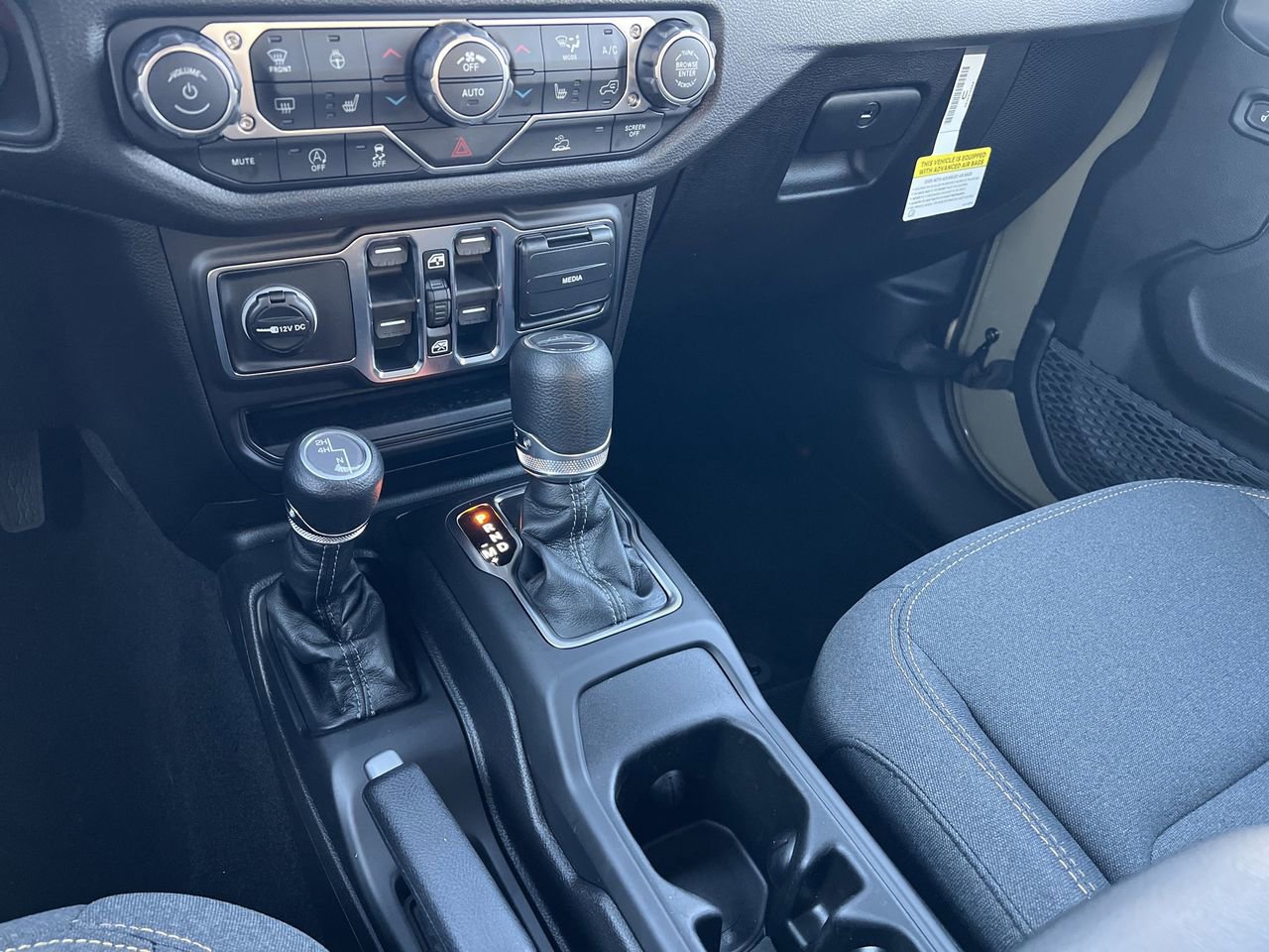 New 2026 Jeep Gladiator Sport AWD/4WD image 7