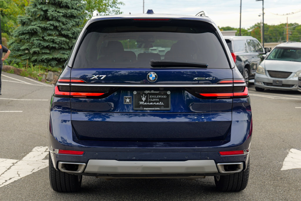 Used 2024 BMW X7 xDrive40i w/ Premium Package AWD/4WD image 6