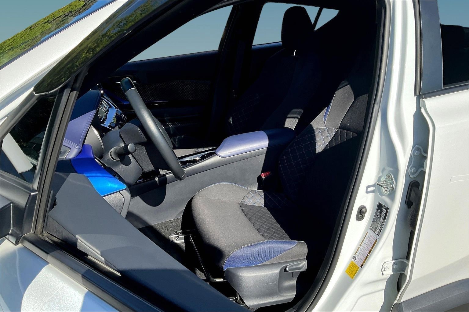 Used 2022 Toyota C-HR XLE FWD image 20