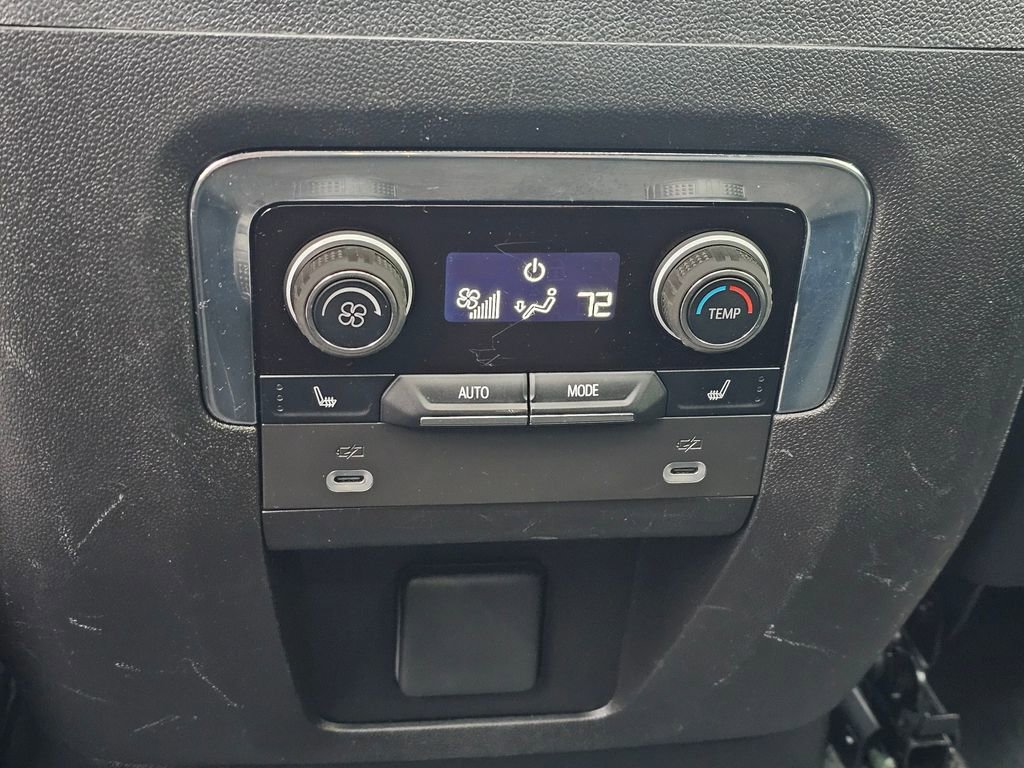 Used 2022 Chevrolet Suburban High Country image 19