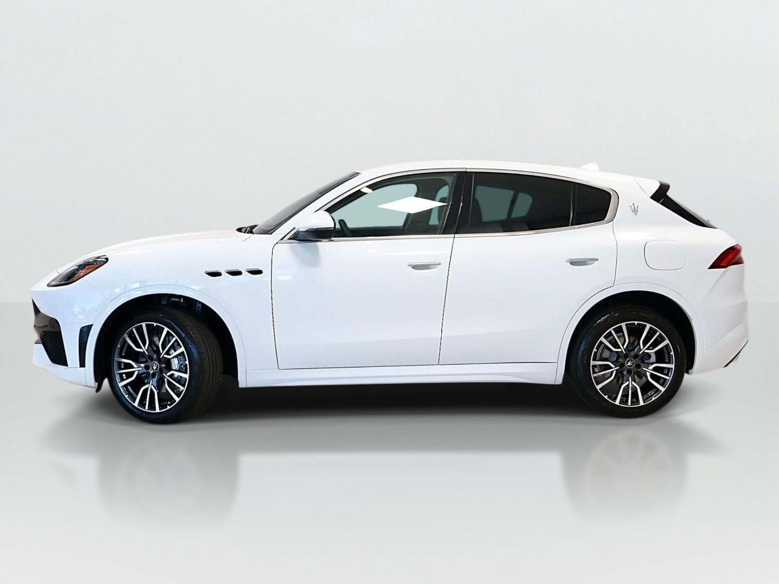 New 2027 Maserati Grecale AWD/4WD image 2