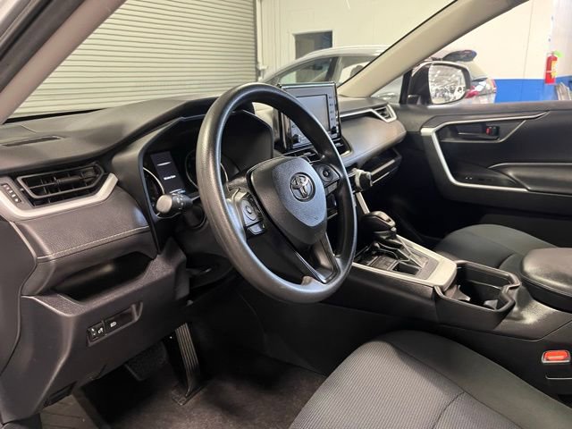 Used 2021 Toyota RAV4 LE image 22