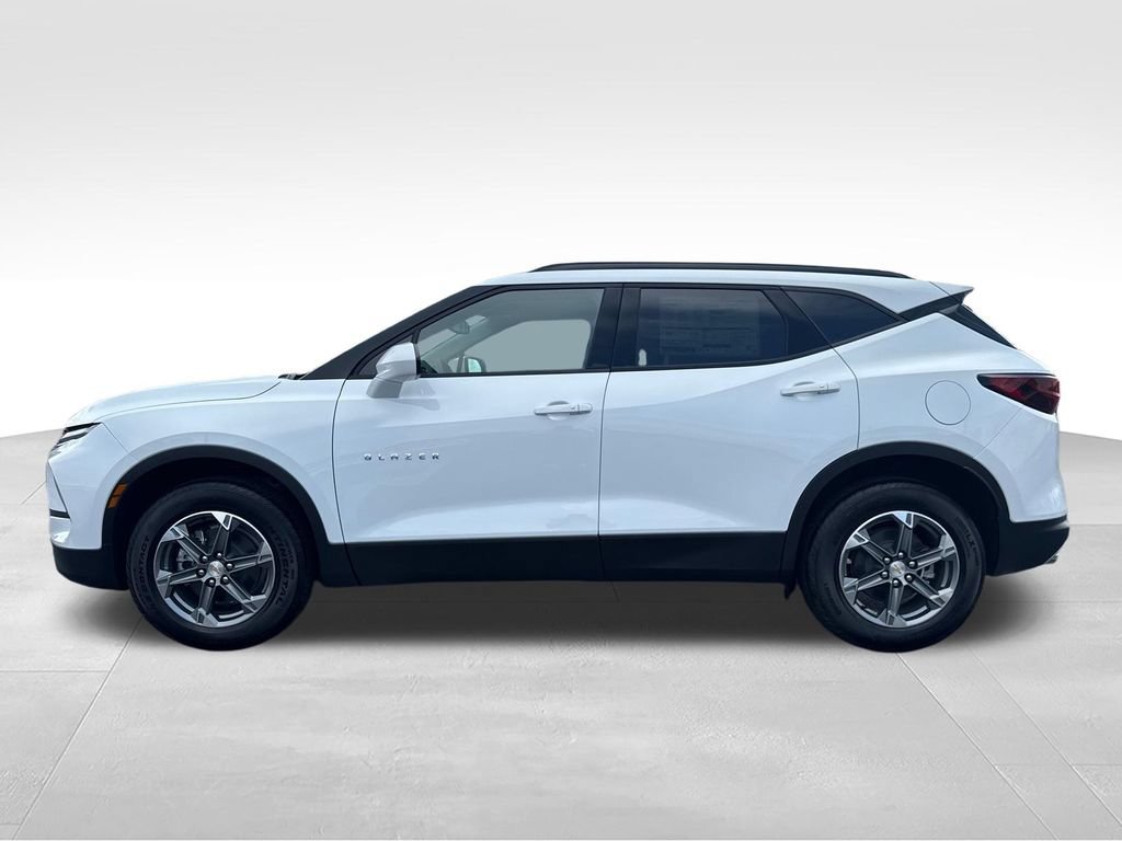 New 2026 Chevrolet Blazer LT w/ Convenience Package AWD/4WD image 2