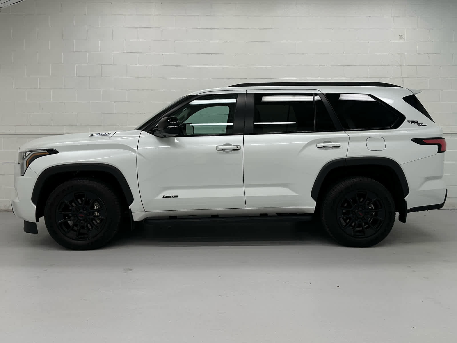 Used 2024 Toyota Sequoia Limited w/ TRD Off-Road Package AWD/4WD image 3