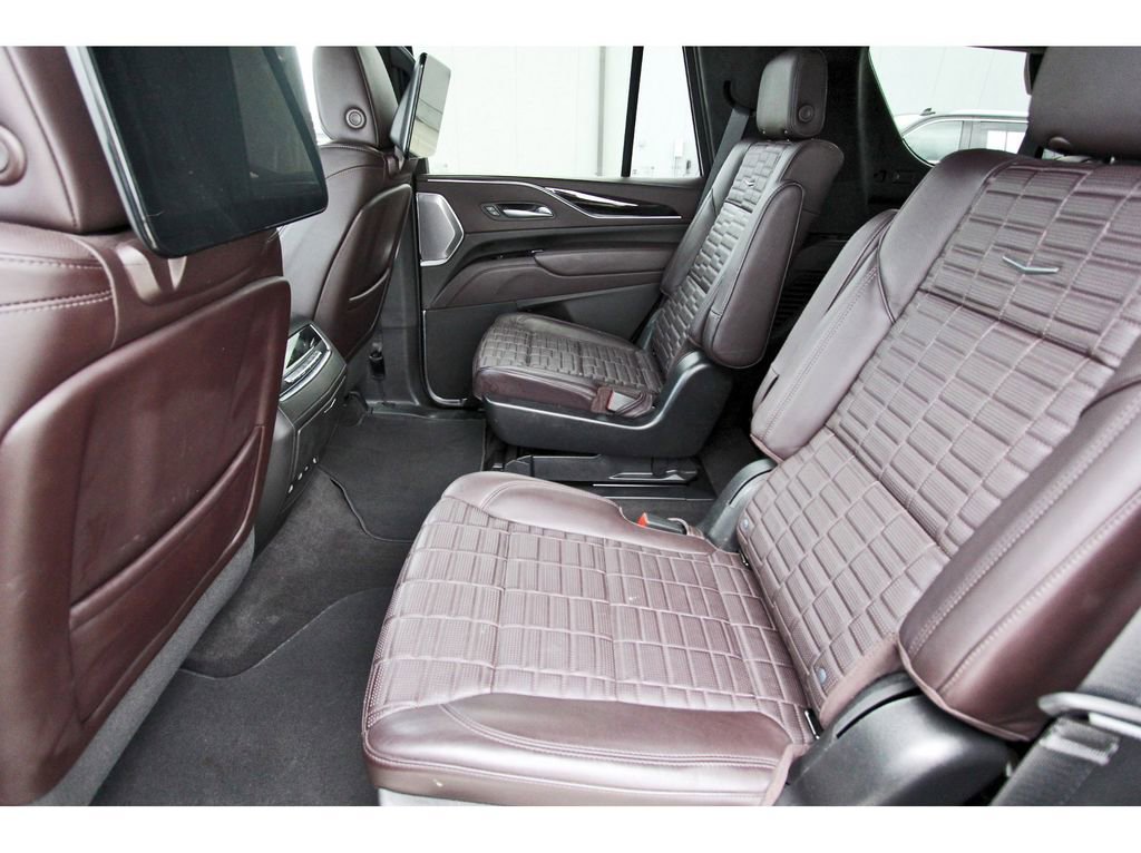 Used 2022 Cadillac Escalade Premium Luxury Platinum w/ Heavy-Duty Trailer Package image 7